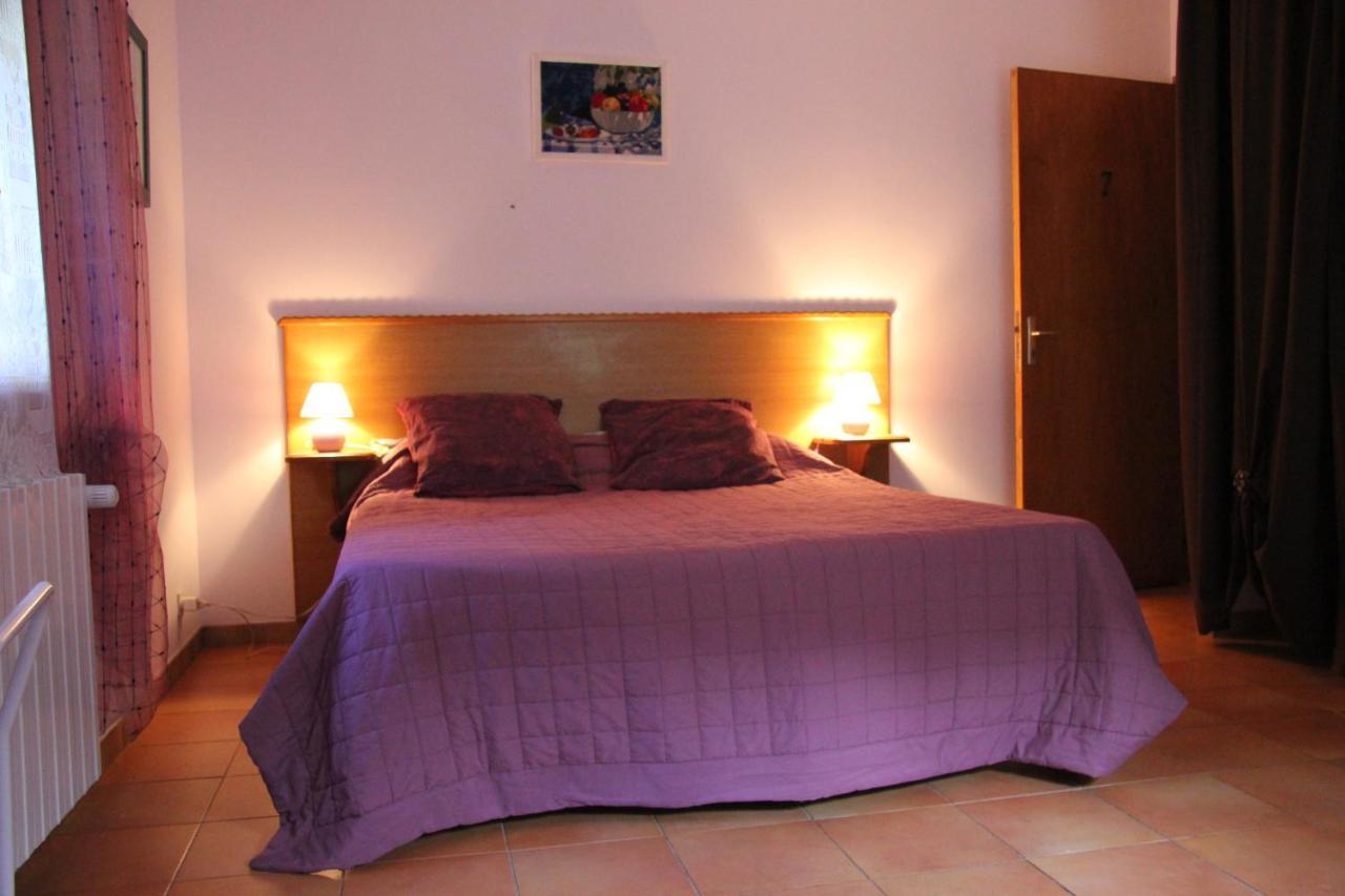 Chambre D'Hote "Chez Antoinette Et Charles" Santo-Pietro-di-Venaco Ruang foto